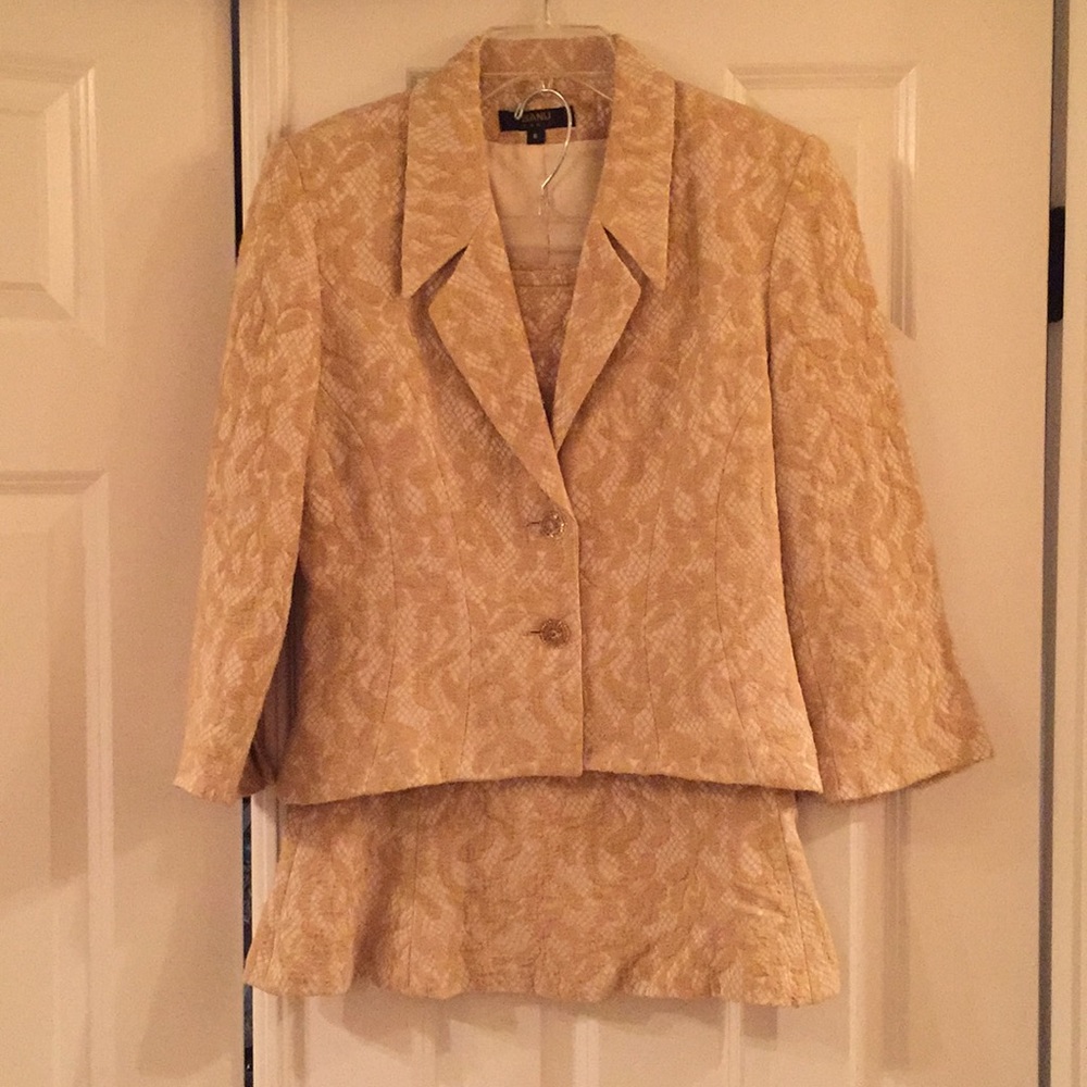 Banu Paris two-piece suit